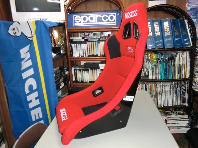 SPARCO REV-J QRT 赤バケットシート 2021 モデル – ラ・アンスポーツ 